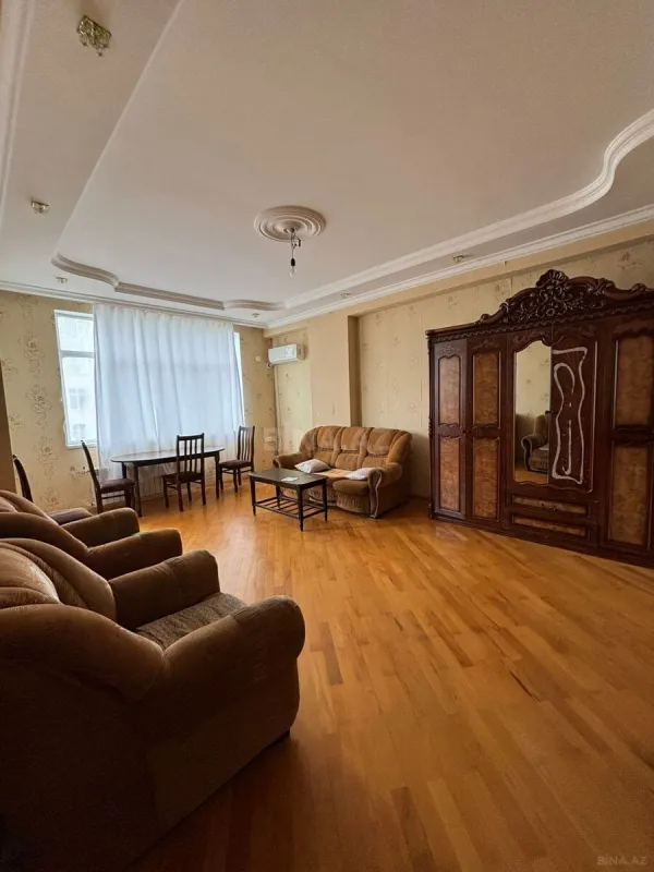 Kirayə verilir 2 otaqlı mənzil 86 m²