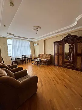 Kirayə verilir 2 otaqlı mənzil 86 m²