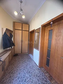 Satılır 5 otaqlı həyət evi 240 m²