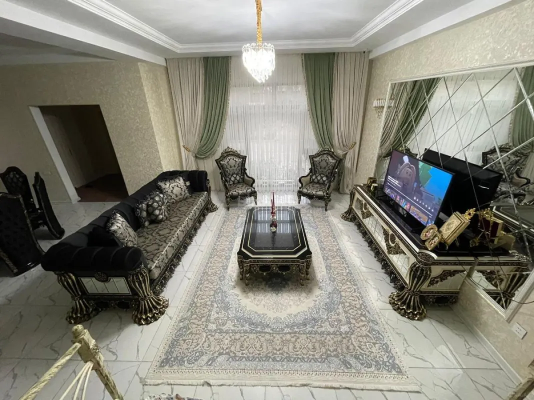 Satılır 4 otaqlı həyət evi 240 m²