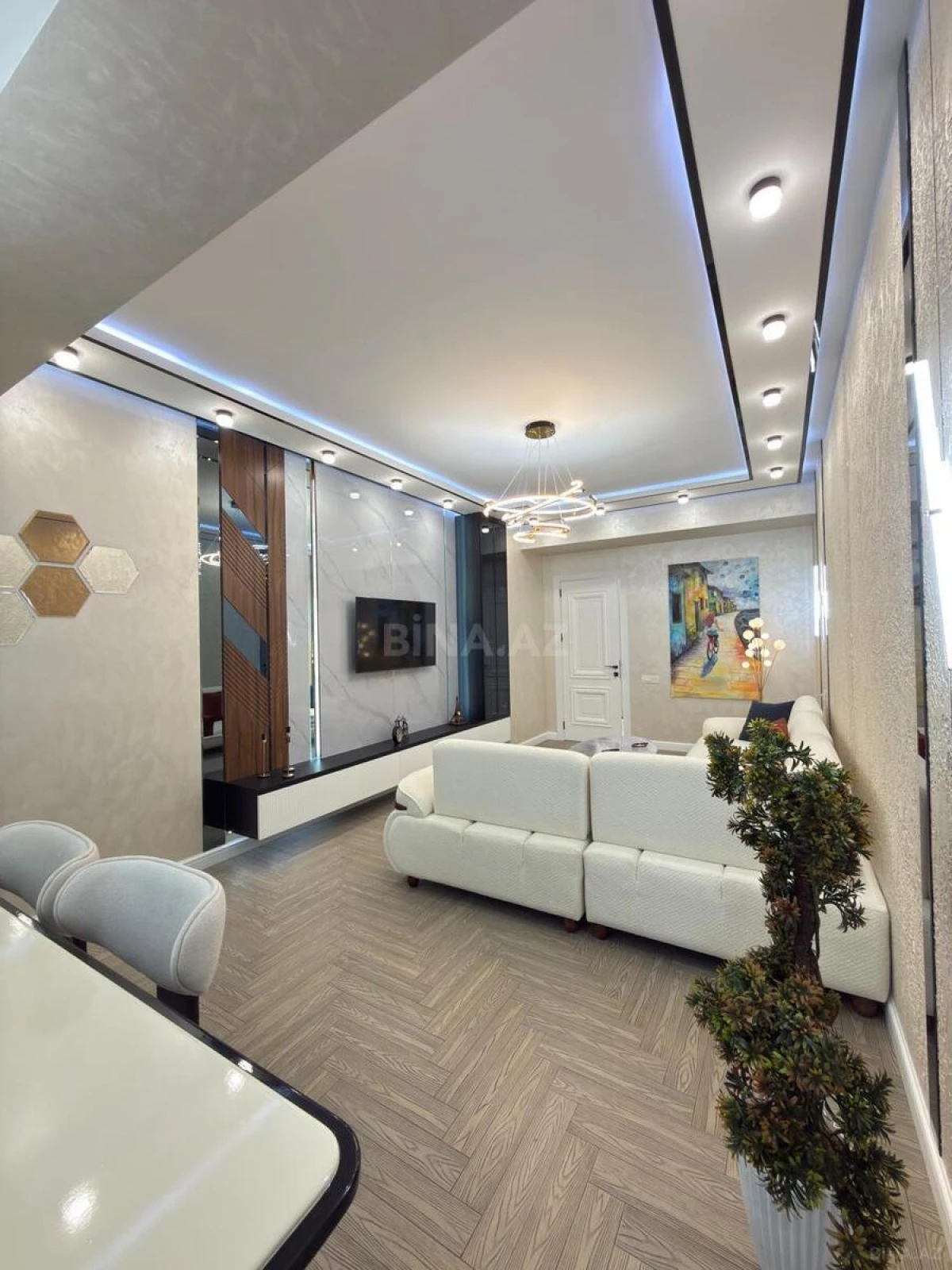 Satılır 3 otaqlı mənzil 137 m²