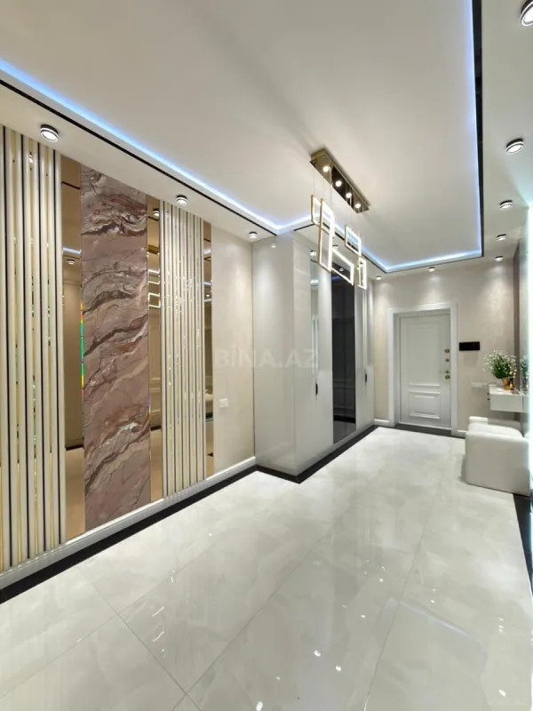 Satılır 3 otaqlı mənzil 137 m²