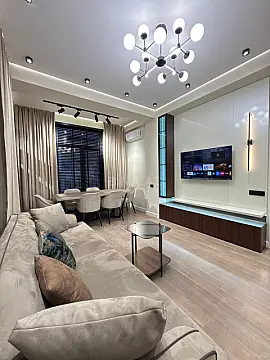 Satılır 3 otaqlı mənzil 137 m²