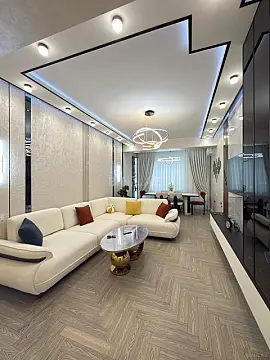 Satılır 3 otaqlı mənzil 137 m²