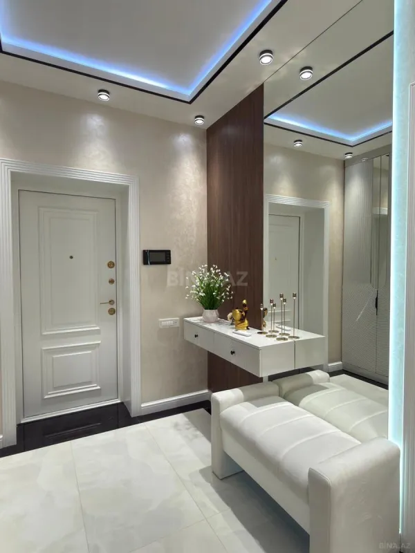 Satılır 3 otaqlı mənzil 137 m²