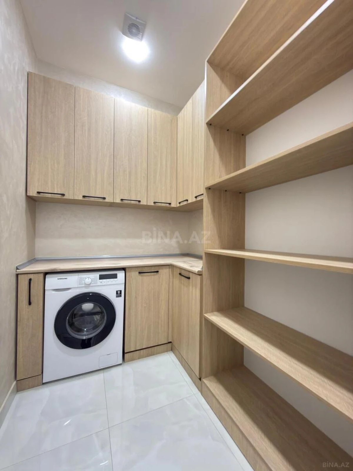 Satılır 3 otaqlı mənzil 137 m²