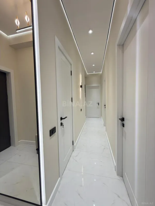 Satılır 3 otaqlı mənzil 137 m²