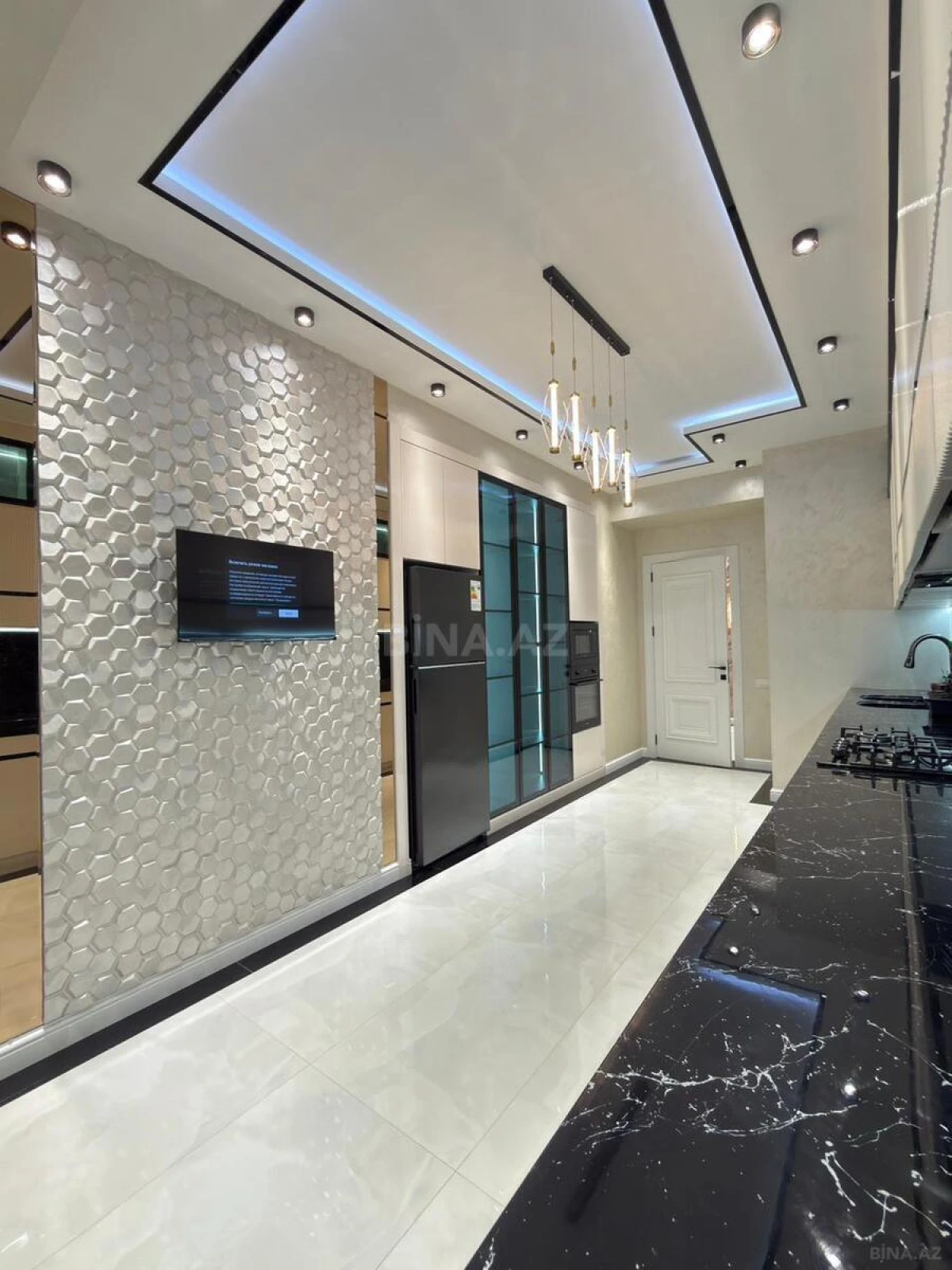 Satılır 3 otaqlı mənzil 137 m²