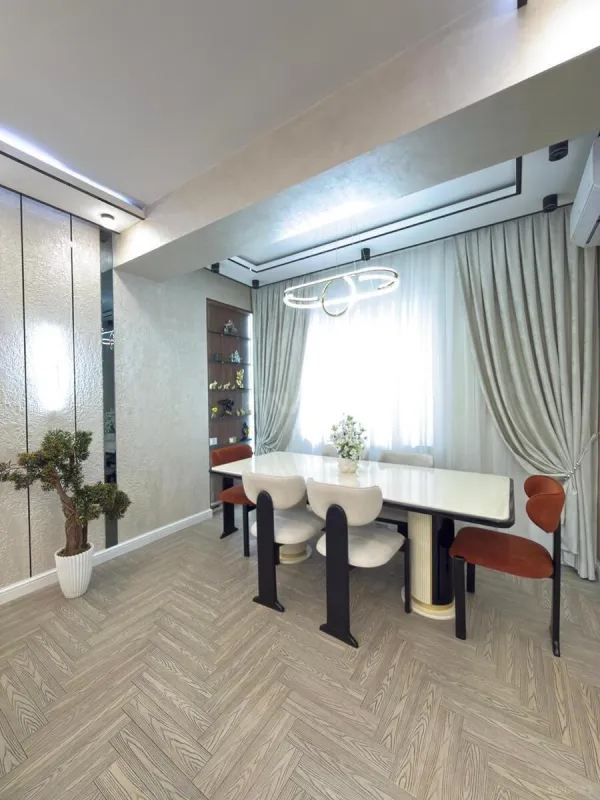 Satılır 3 otaqlı mənzil 137 m²