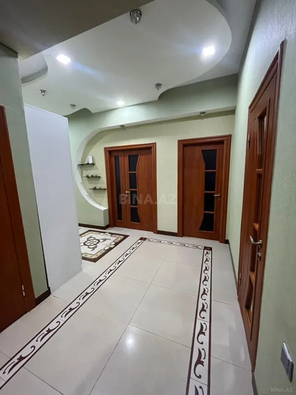 Kirayə verilir 3 otaqlı mənzil 190 m²