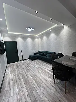 Kirayə verilir 2 otaqlı mənzil 75 m²