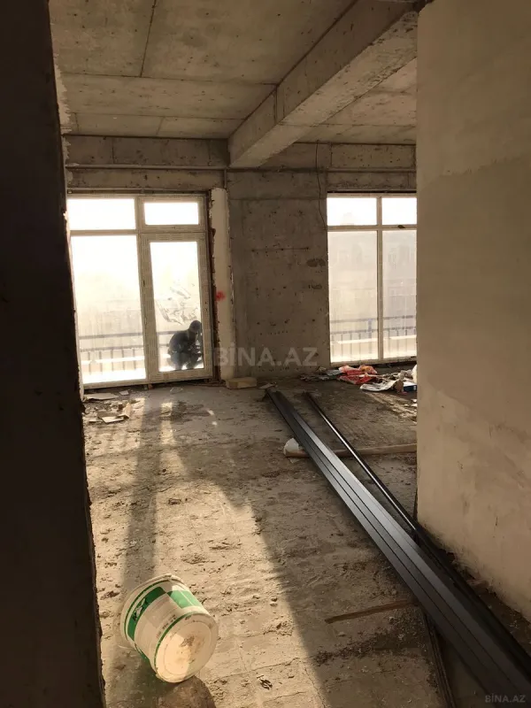 Satılır 3 otaqlı mənzil 157 m²
