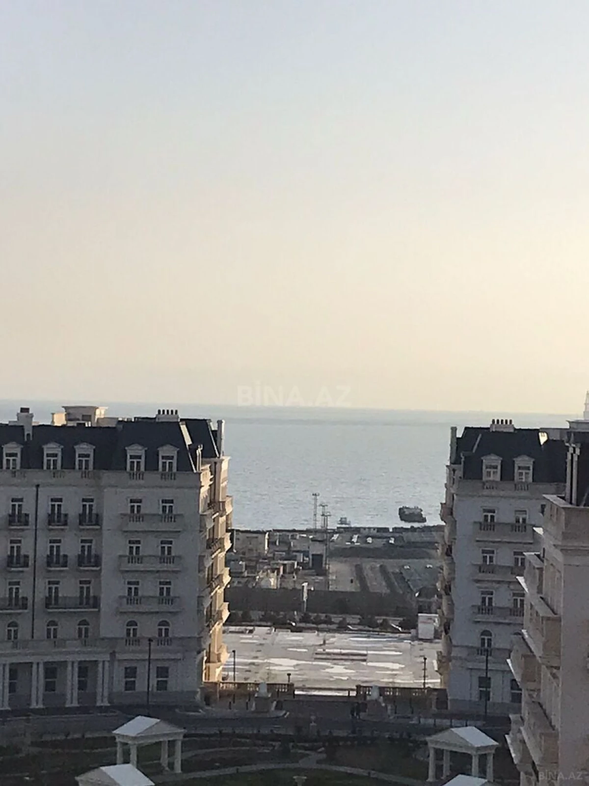 Satılır 3 otaqlı mənzil 157 m²