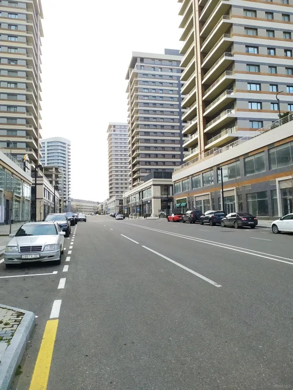 Satılır 3 otaqlı mənzil 157 m²