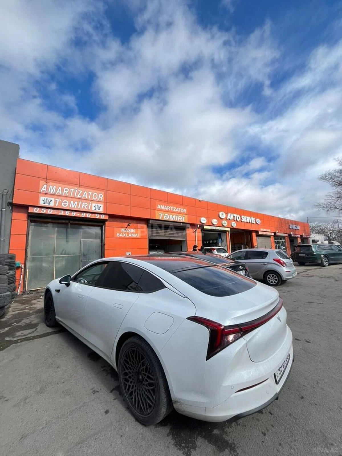 Satılır obyekt 700 m²