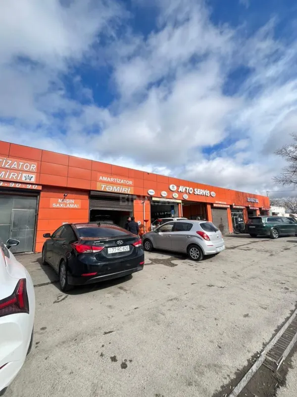 Satılır obyekt 700 m²