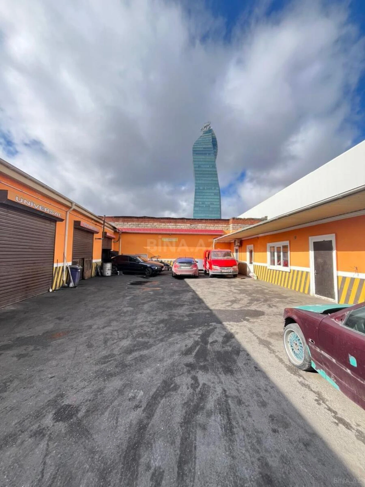 Satılır obyekt 700 m²