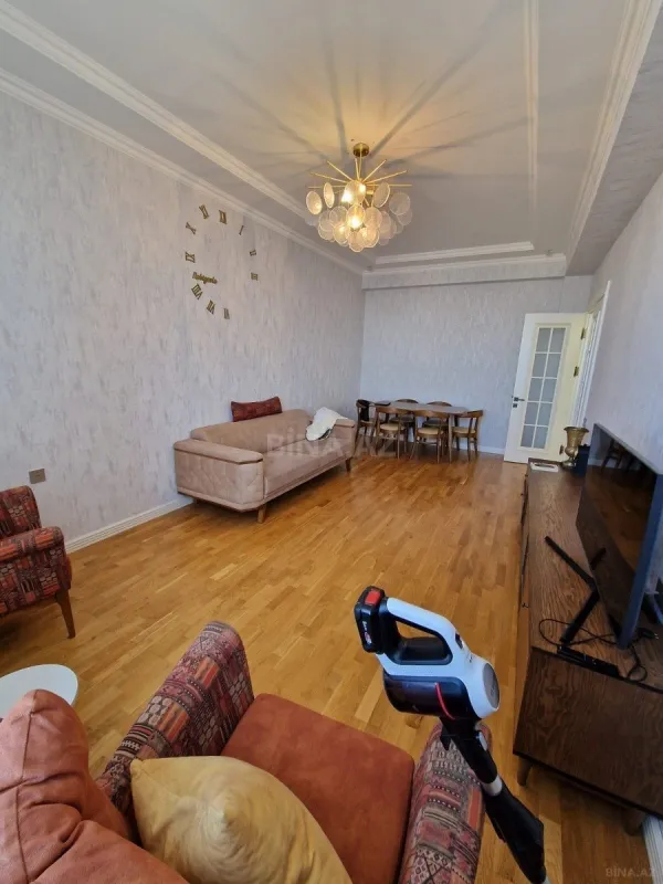 Satılır 2 otaqlı mənzil 69 m²