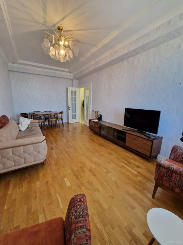 Satılır 2 otaqlı mənzil 69 m²