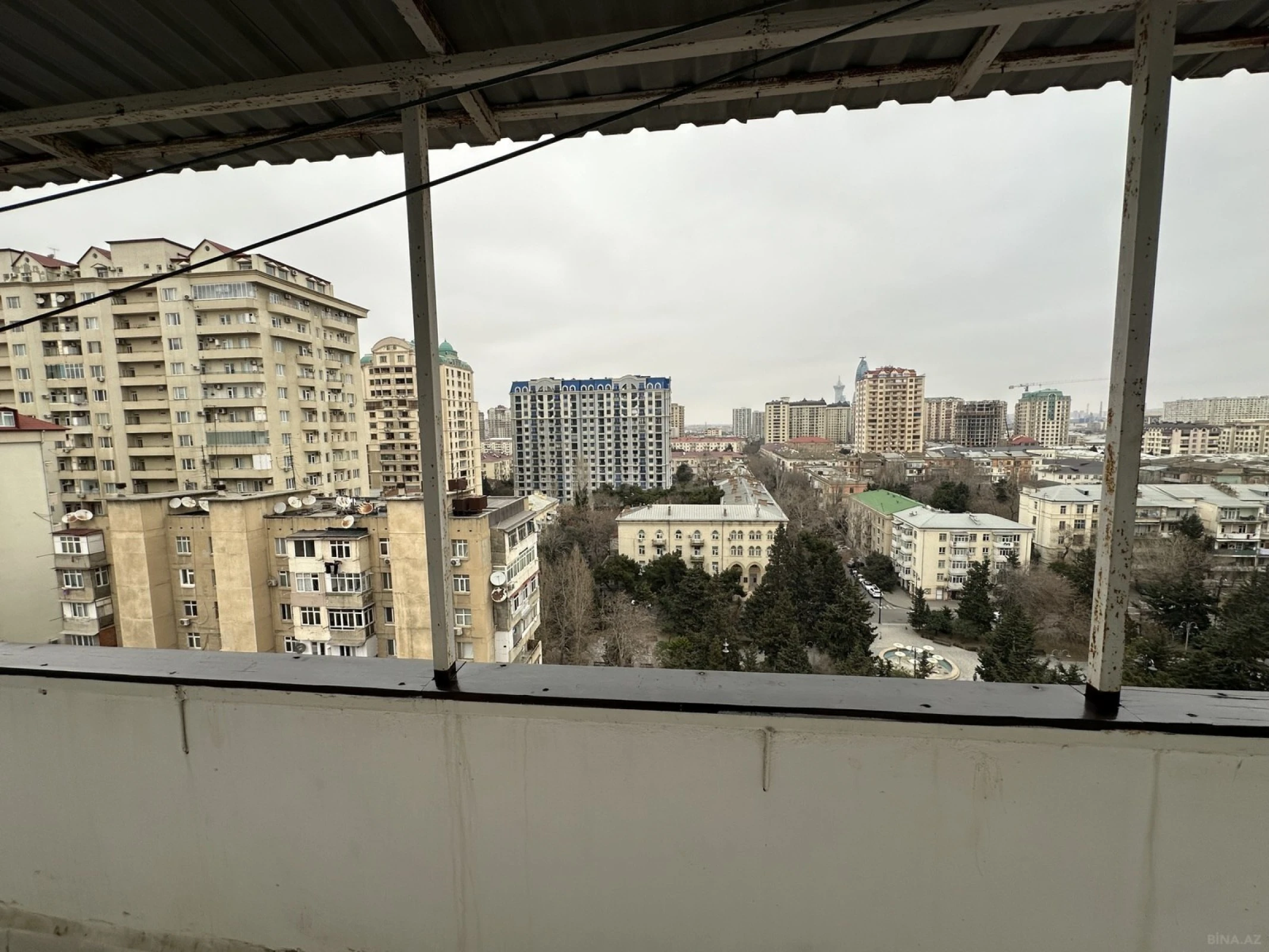 Satılır 3 otaqlı mənzil 115 m²
