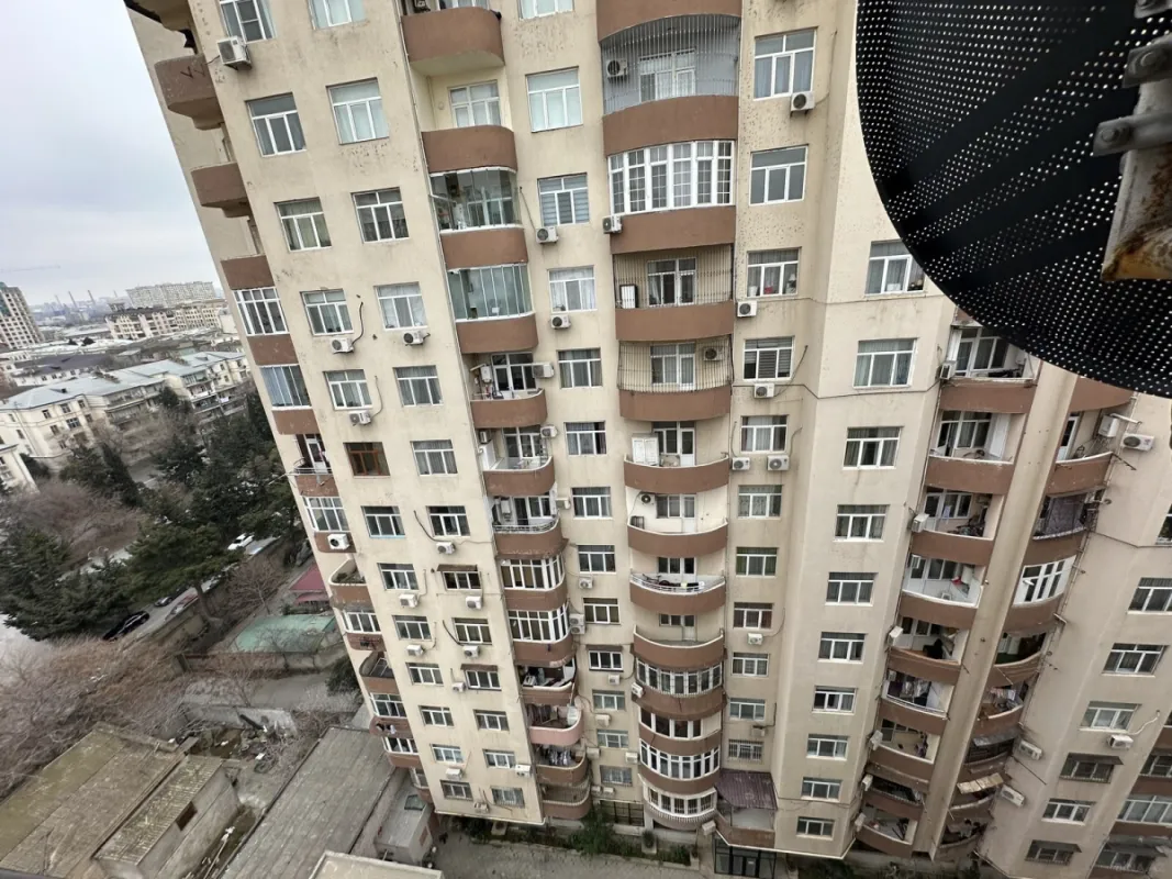 Satılır 3 otaqlı mənzil 115 m²