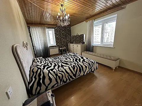 Satılır 3 otaqlı mənzil 115 m²