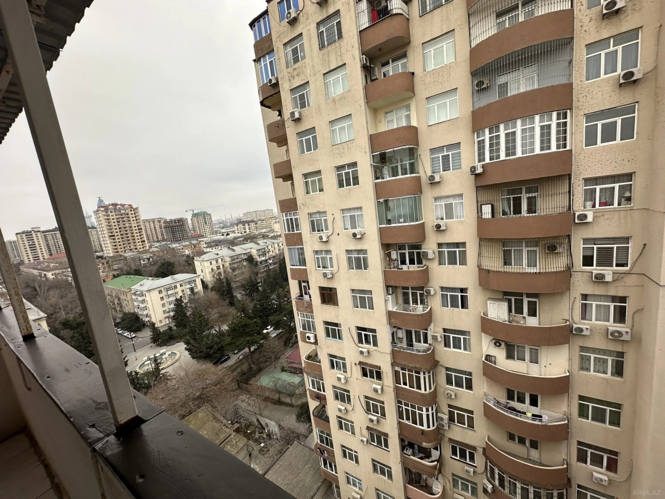 Satılır 3 otaqlı mənzil 115 m²