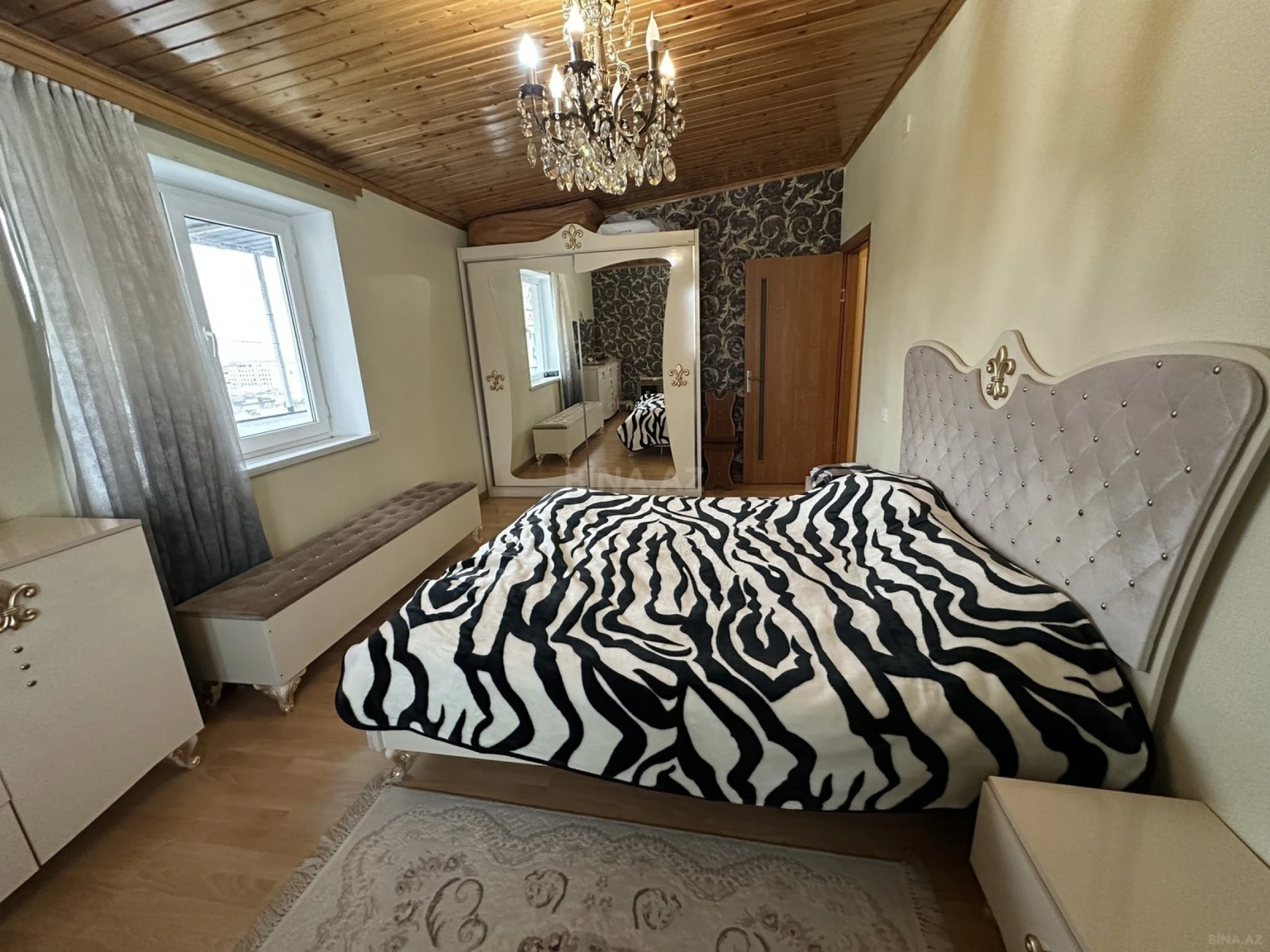 Satılır 3 otaqlı mənzil 115 m²