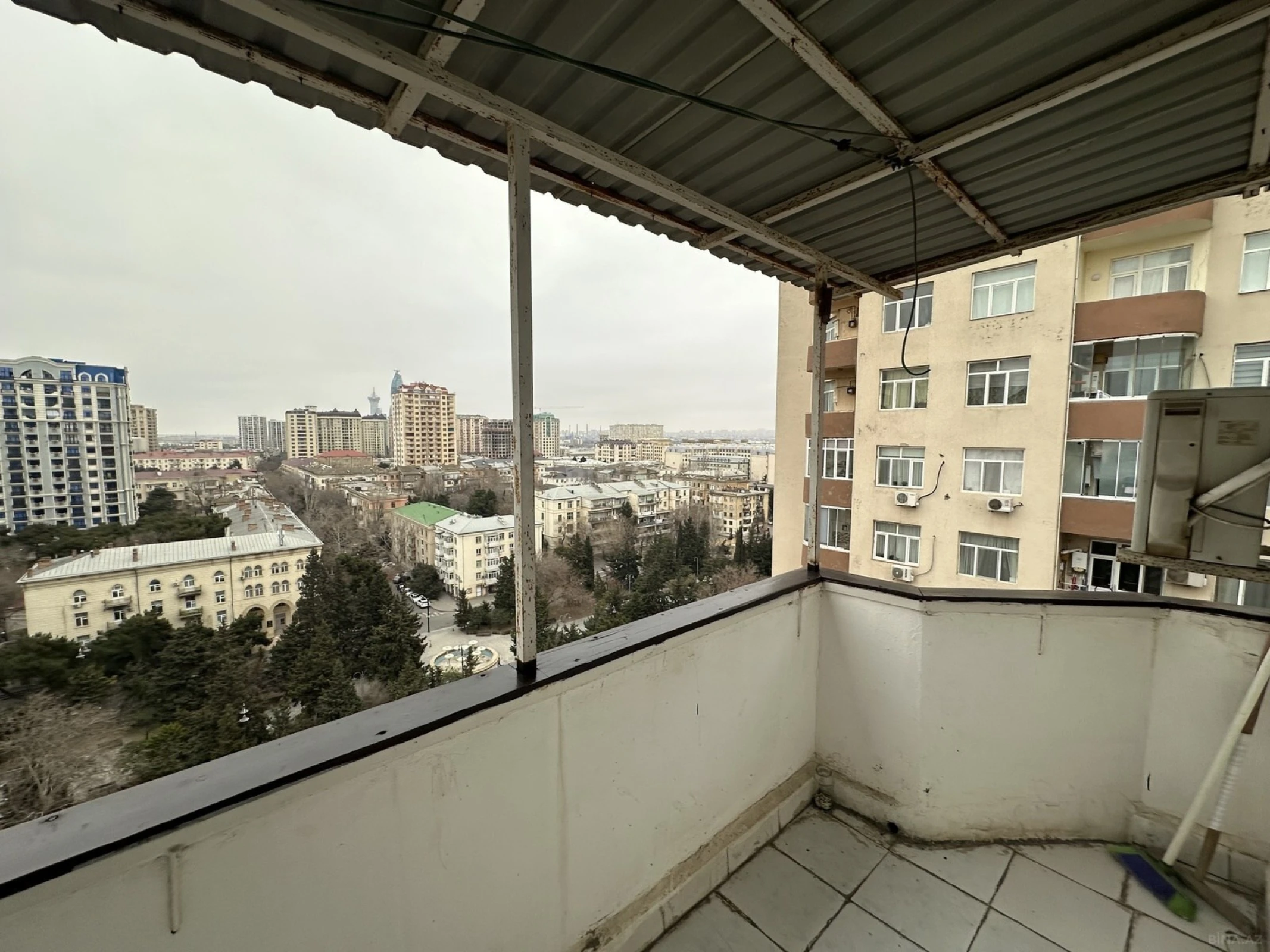 Satılır 3 otaqlı mənzil 115 m²