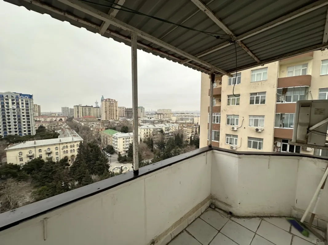 Satılır 3 otaqlı mənzil 115 m²