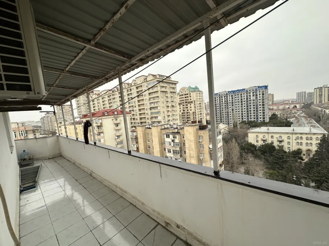Satılır 3 otaqlı mənzil 115 m²