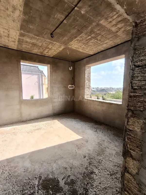 Satılır 6 otaqlı həyət evi 470 m²