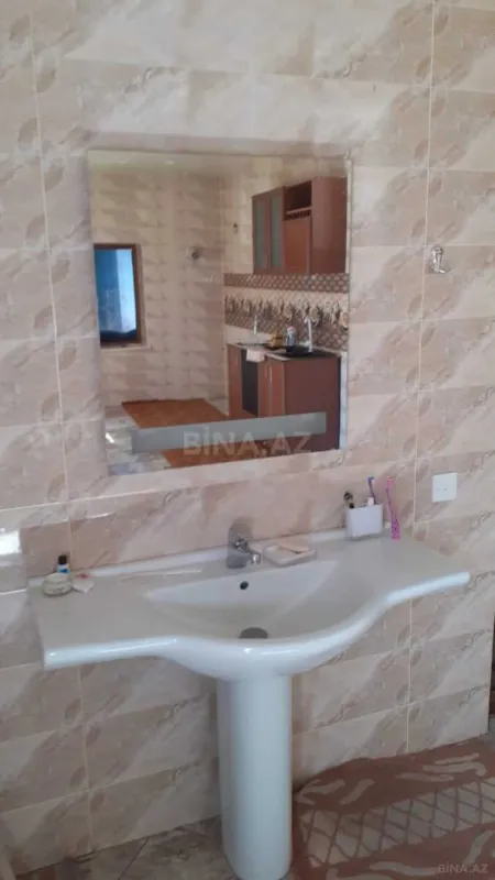Satılır 6 otaqlı həyət evi 470 m²