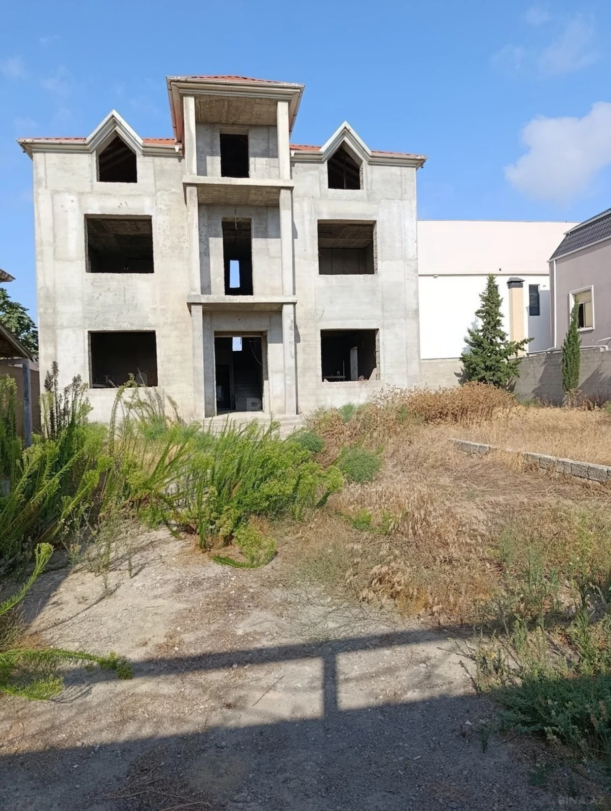 Satılır 6 otaqlı həyət evi 470 m²
