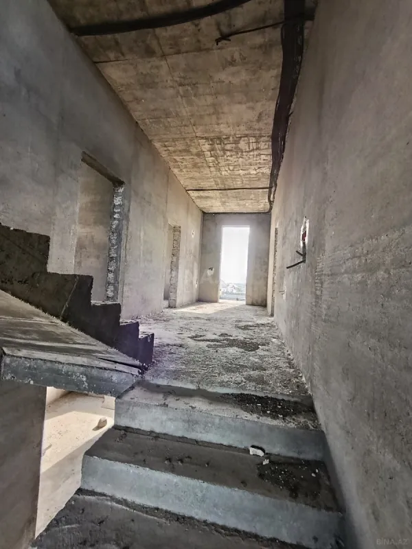 Satılır 6 otaqlı həyət evi 470 m²