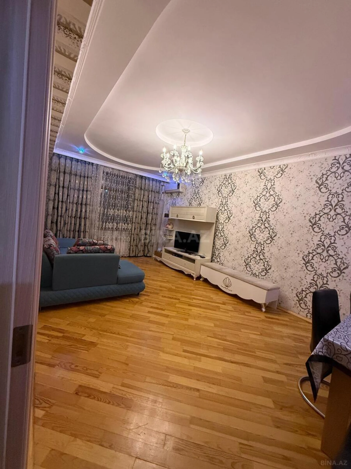 Satılır 2 otaqlı mənzil 77 m²