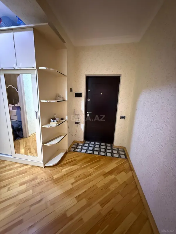 Satılır 2 otaqlı mənzil 77 m²