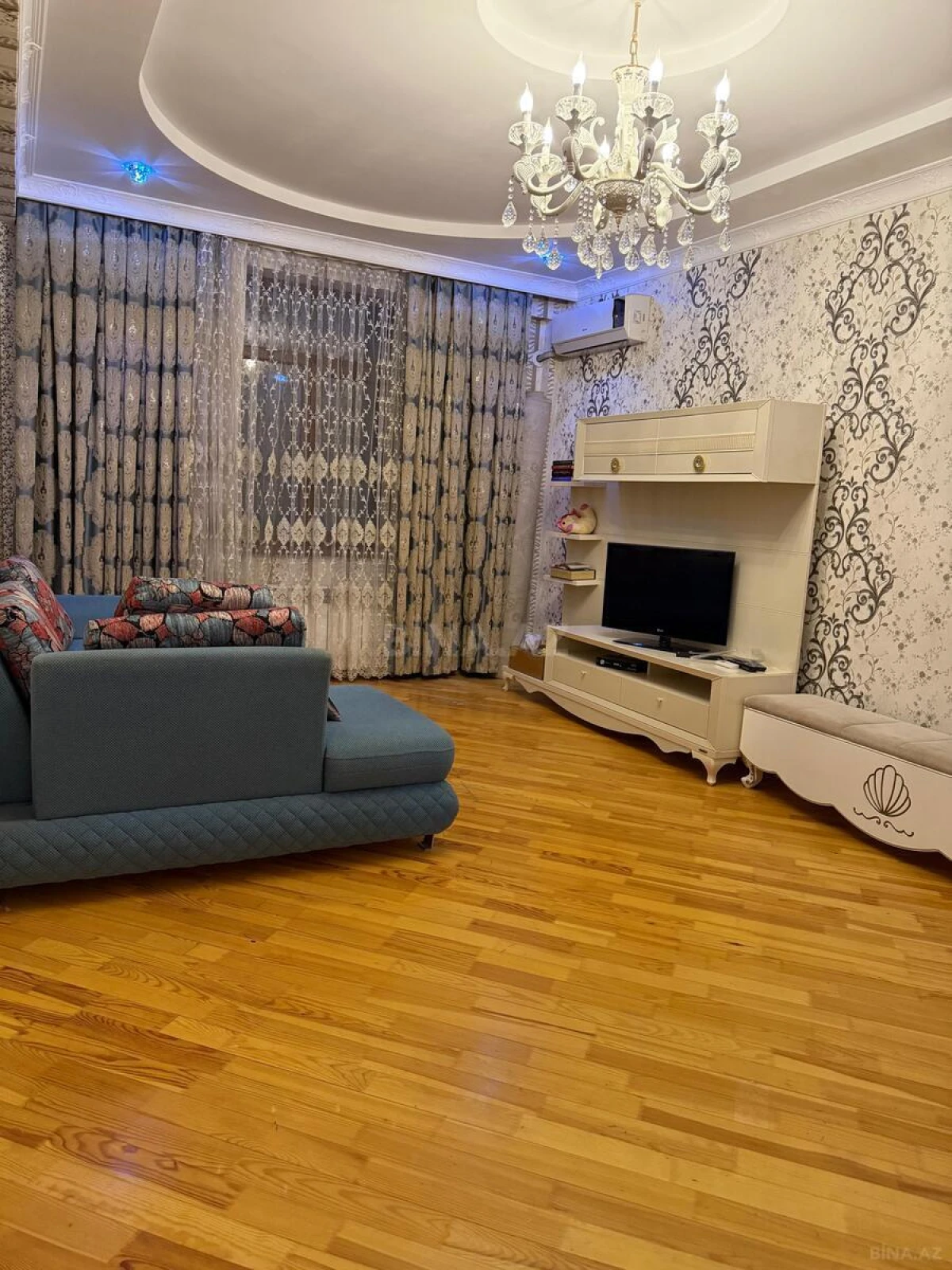Satılır 2 otaqlı mənzil 77 m²