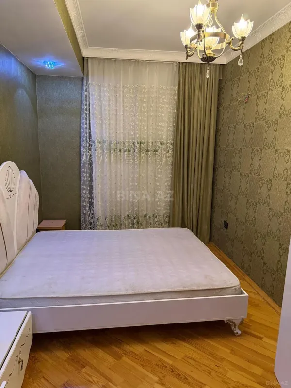 Satılır 2 otaqlı mənzil 77 m²