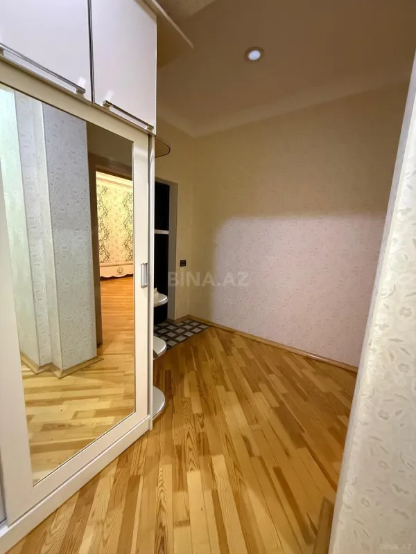 Satılır 2 otaqlı mənzil 77 m²