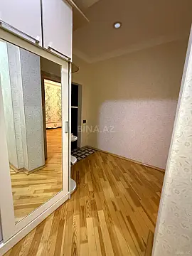 Satılır 2 otaqlı mənzil 77 m²