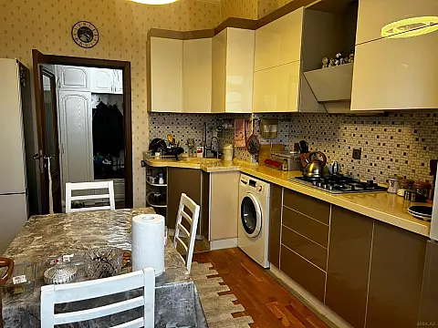 Satılır 3 otaqlı mənzil 126 m² — Bakı, 9-cu mikrorayon 3 otaq 126.00 m²