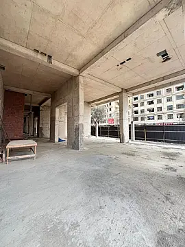 Satılır obyekt 700 m²