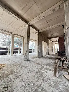 Satılır obyekt 700 m²