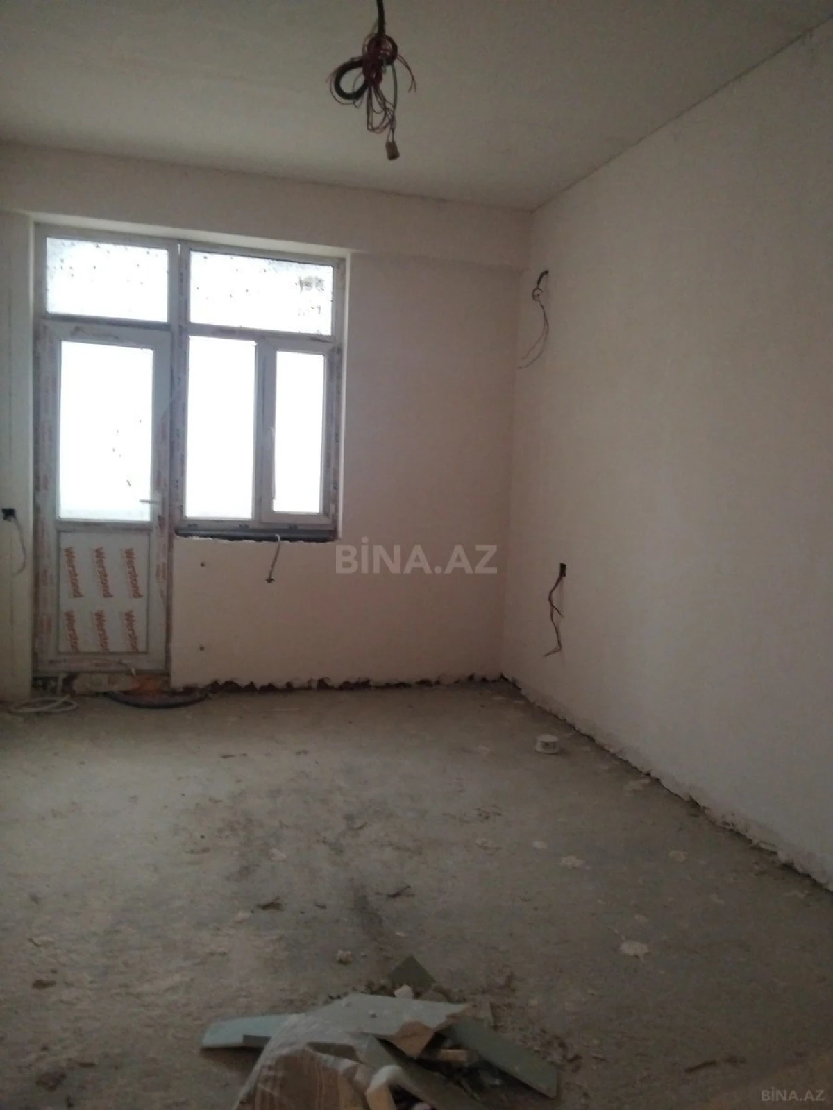 Satılır 2 otaqlı mənzil 74 m²
