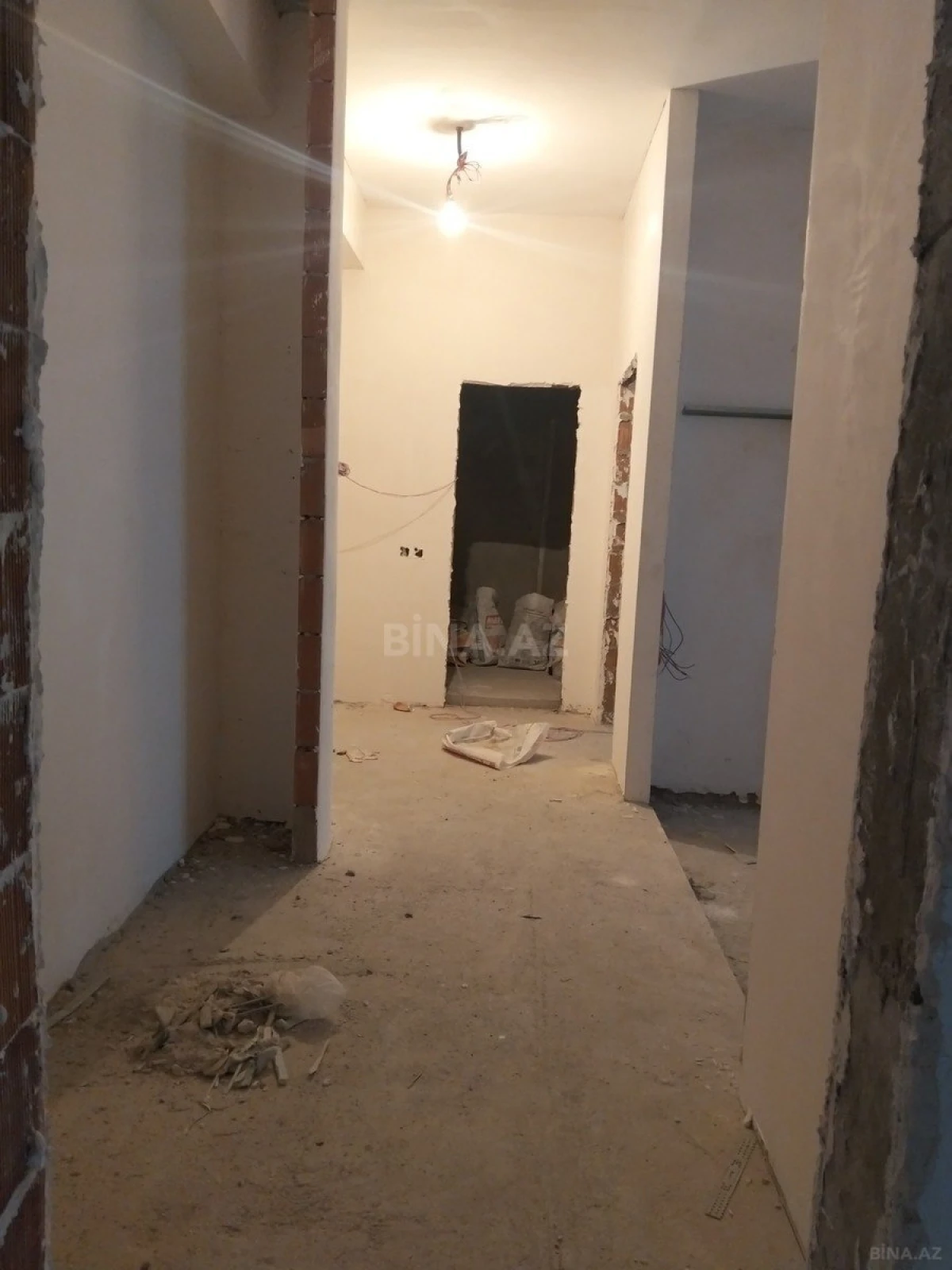 Satılır 2 otaqlı mənzil 74 m²