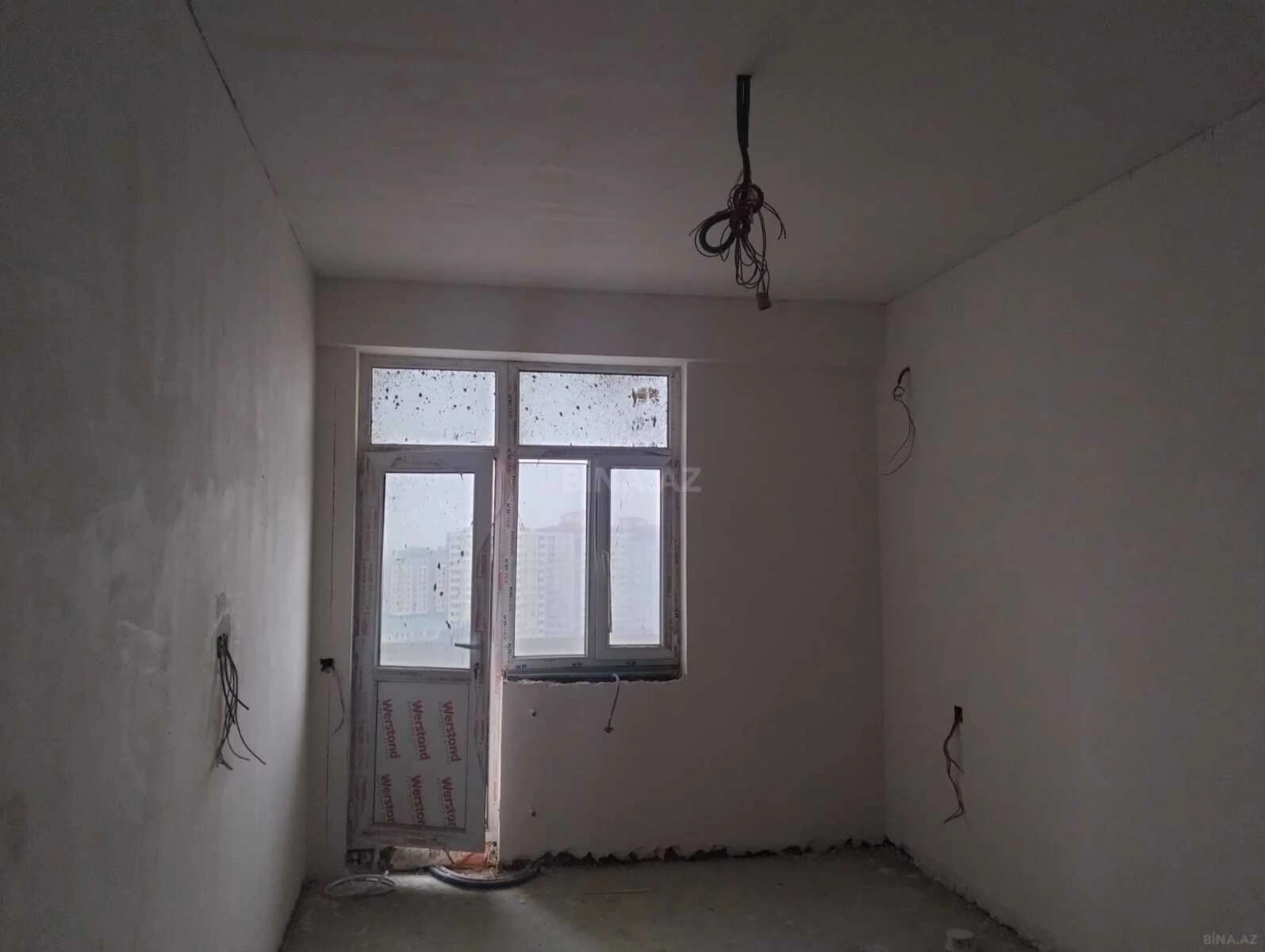 Satılır 2 otaqlı mənzil 74 m²