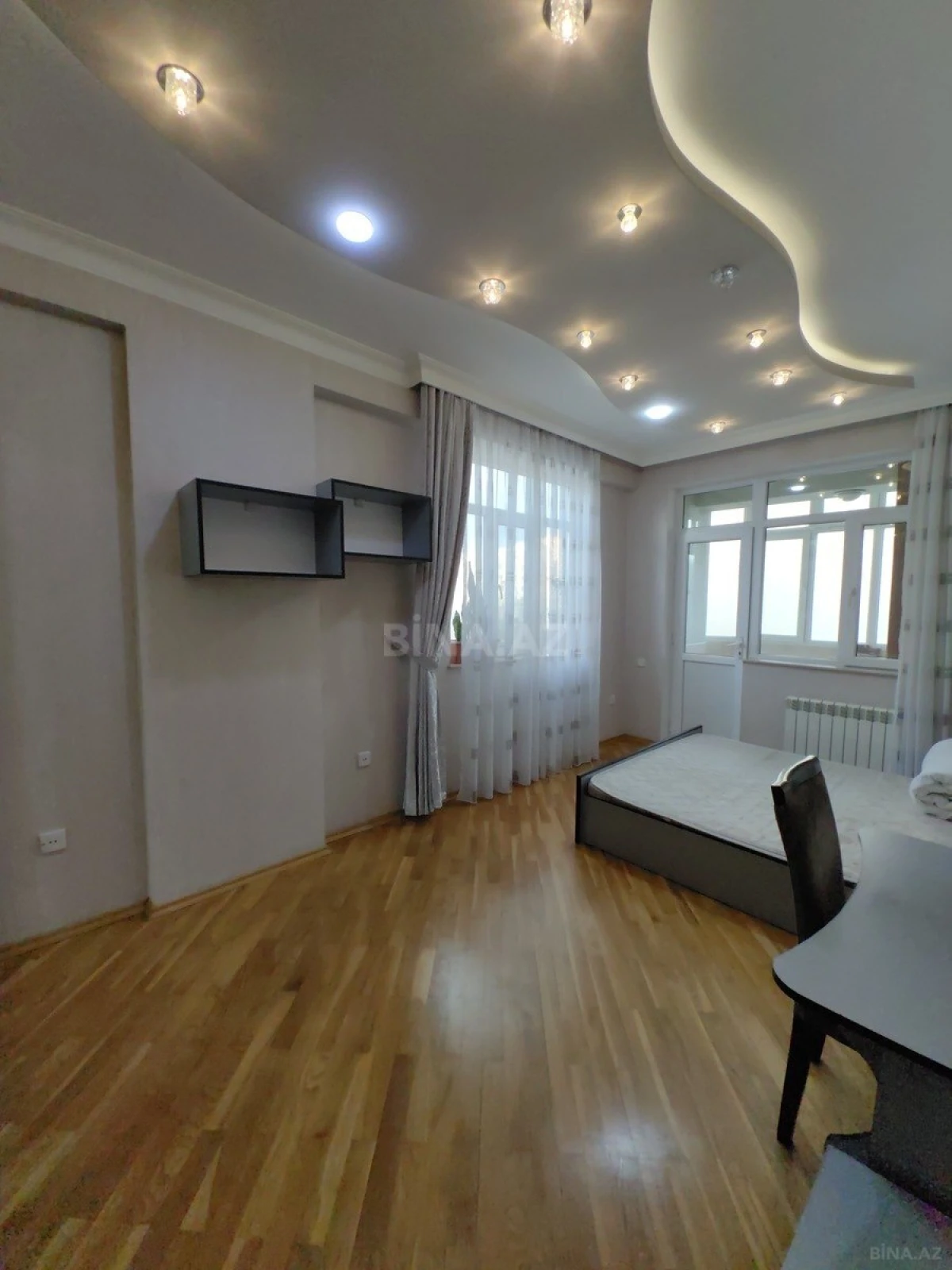 Kirayə verilir 3 otaqlı mənzil 120 m²