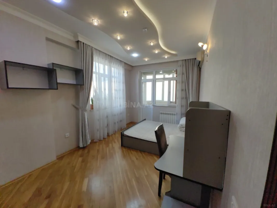 Kirayə verilir 3 otaqlı mənzil 120 m²