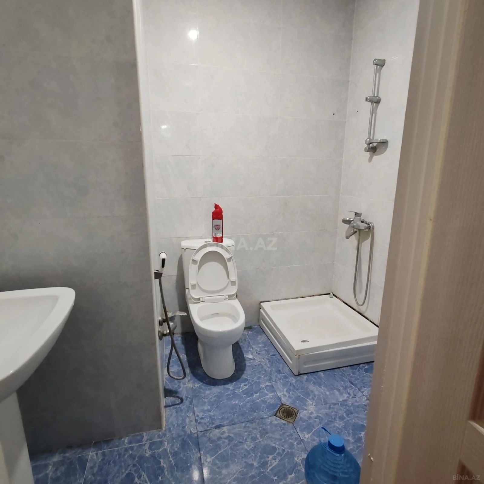 Kirayə verilir 4 otaqlı mənzil 99 m²
